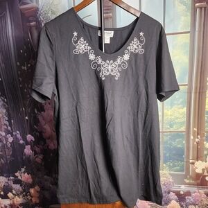 XL Vintage Y2K Black Short Sleeve with Butterfly Embroidery Designed Collar